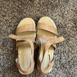 Tan Soda Sandals sz 7.5